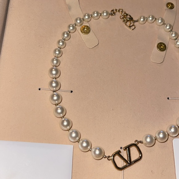 Preloved Valentino pearl necklace pristine condition comes with original box. - Picture 5 of 9